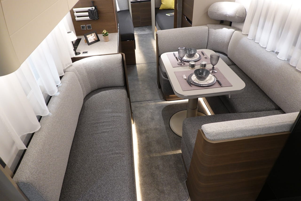 Salon intérieur de l’Adria Alpina 753 HT