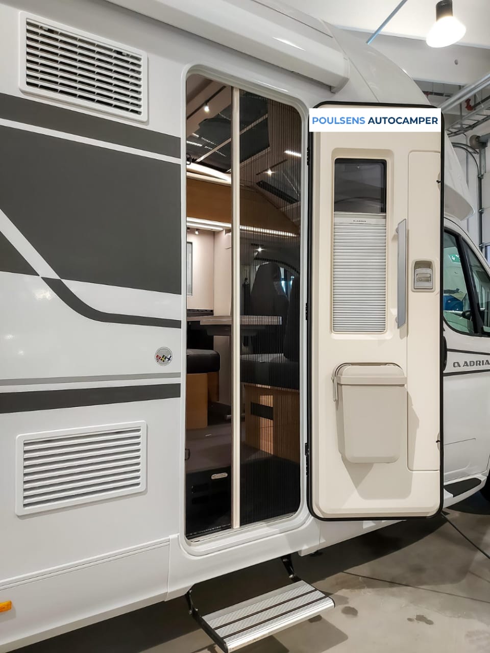 Vue extérieure du Adria Coral Plus 670 SL 2026 neuf