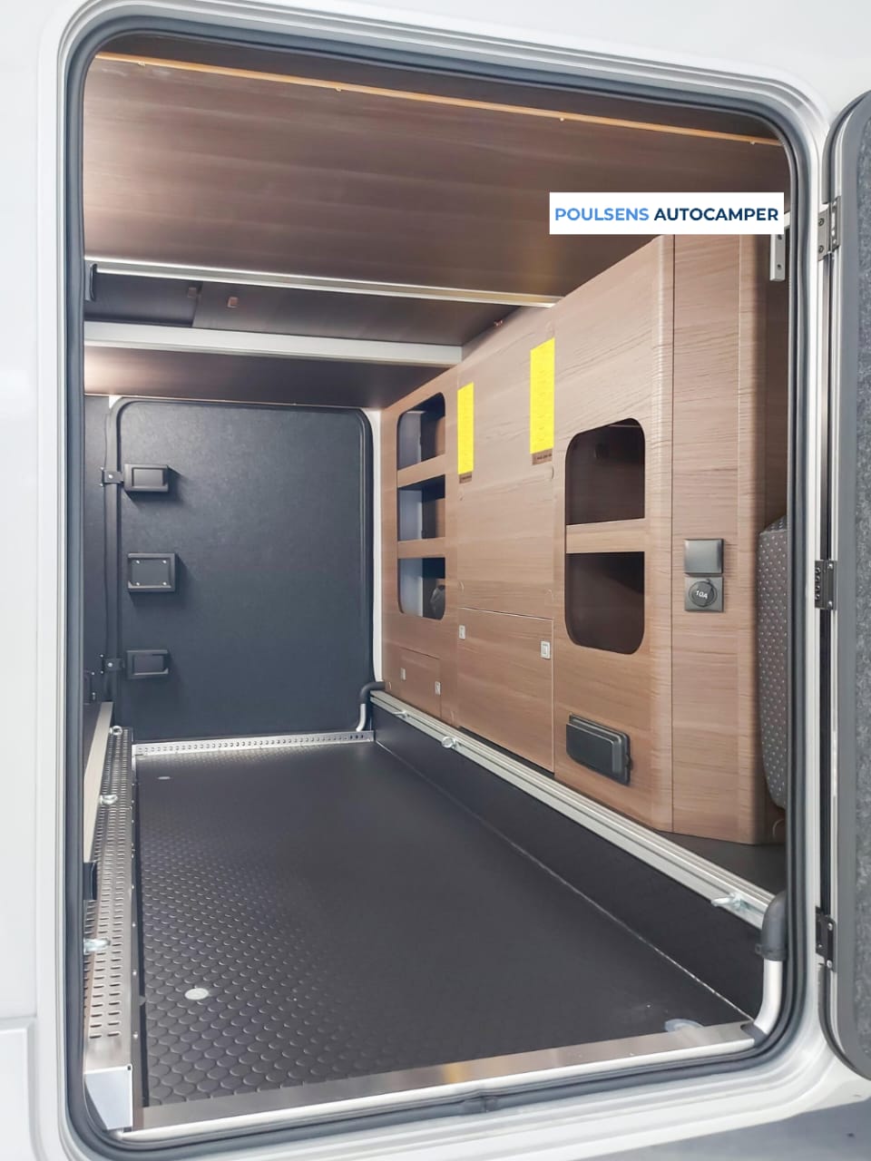 Vue extérieure du Adria Sonic Supreme 700 DL 2026 neuf