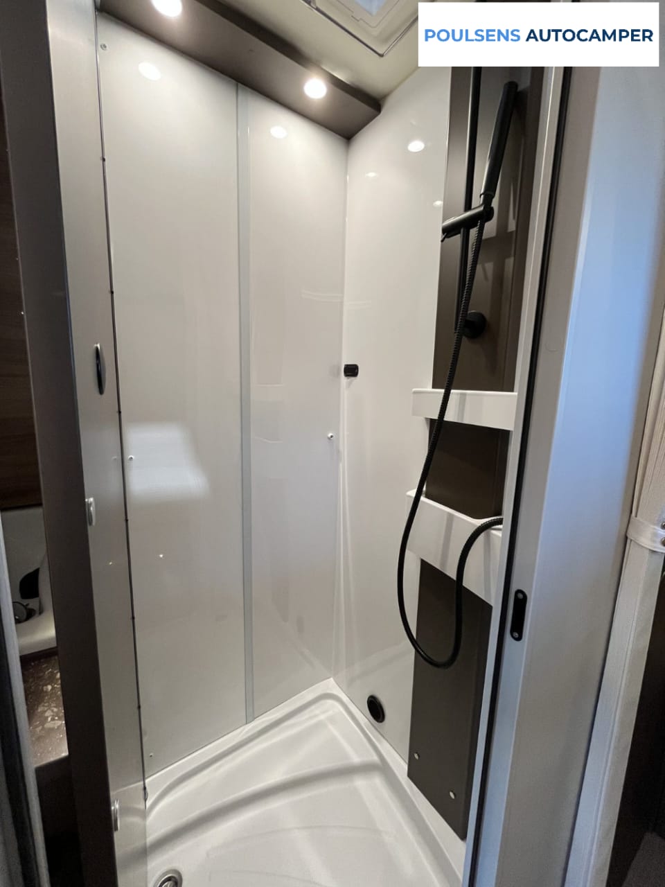 Salle de bain du Bürstner B66