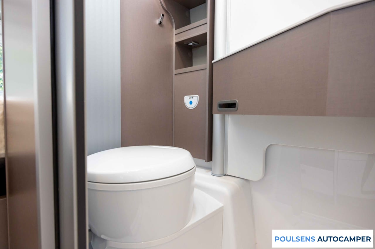 Salle de bain du Bürstner Eliseo C 642 2025