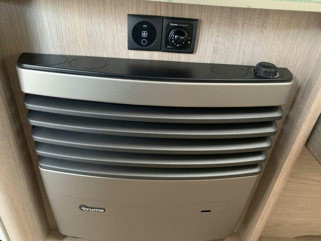 Vue intérieure de la Bürstner Premio Life 490 TK 2024