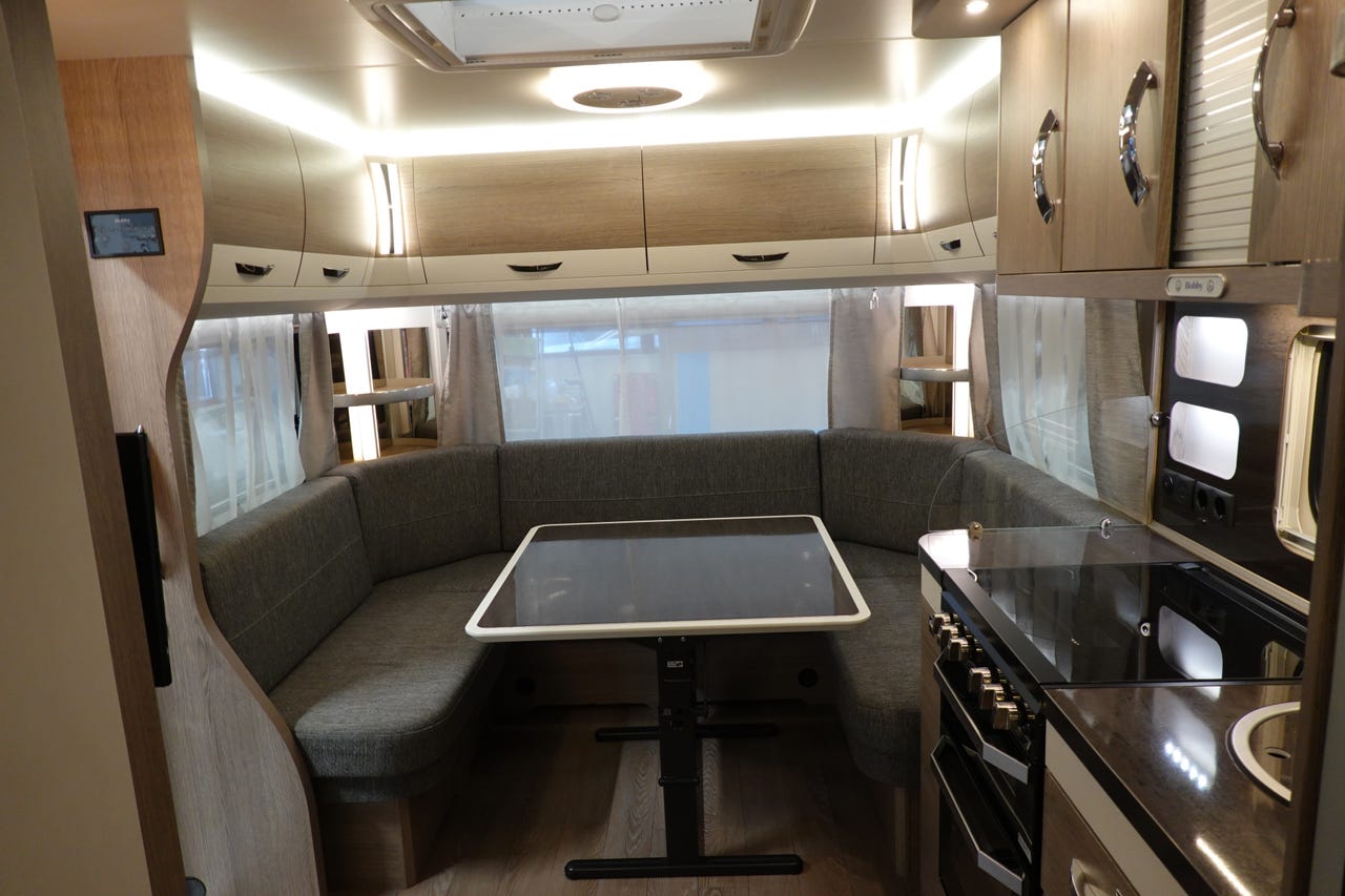 Salon intérieur de la Hobby 720 UKFe Prestige