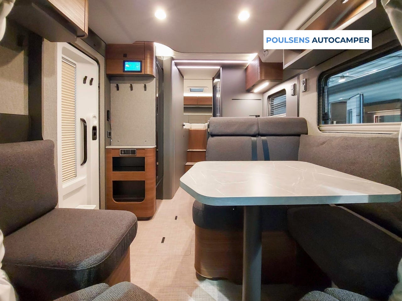 Salon intérieur du Hymer B‑MC T 680 2026