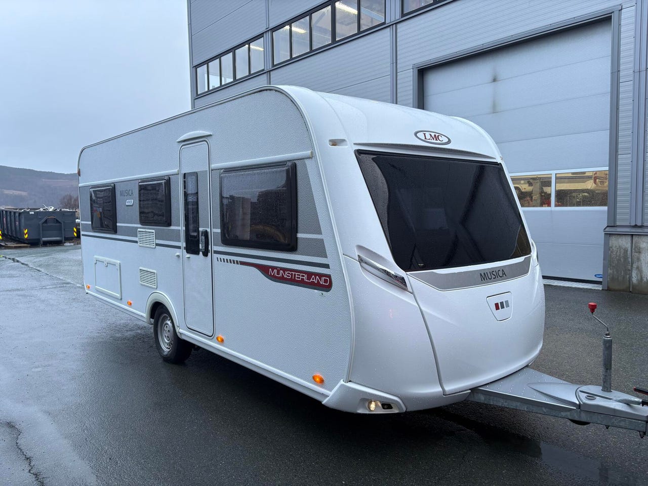 Vue extérieure avant de la LMC Musica 490 E ALDE 2020