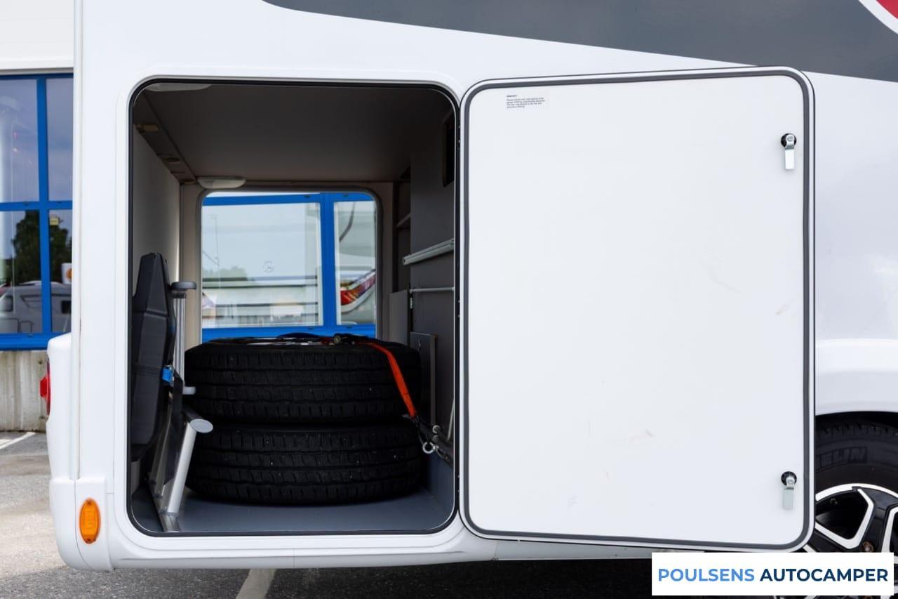 Vue extérieure du camping‑car semi‑intégré LMC Tourer Lift H 660 2022 d’occasion