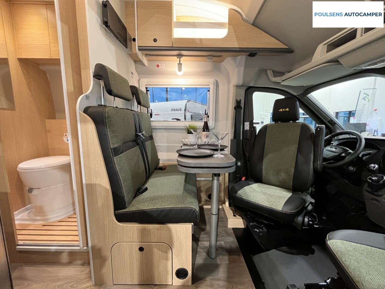 Salon intérieur du Sunlight Cliff 590 4x4 Green Trek