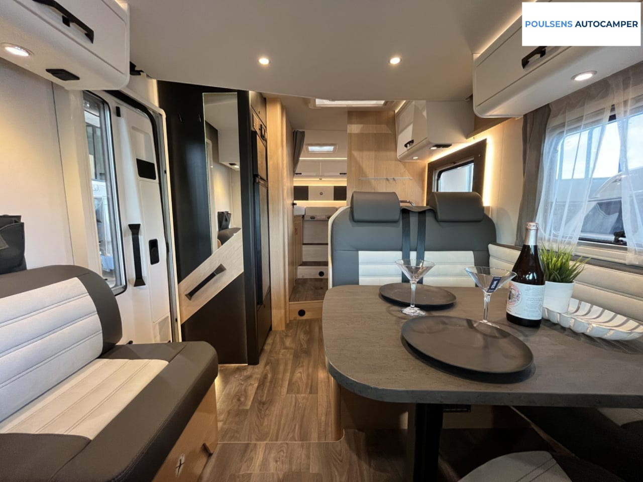 Salon intérieur du Sunlight T 68 Adventure Edition
